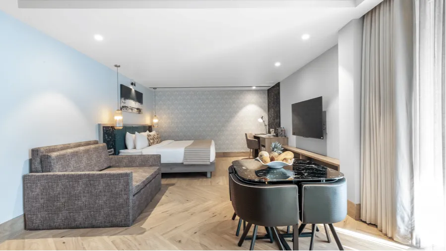 Junior Suites with Bathtub